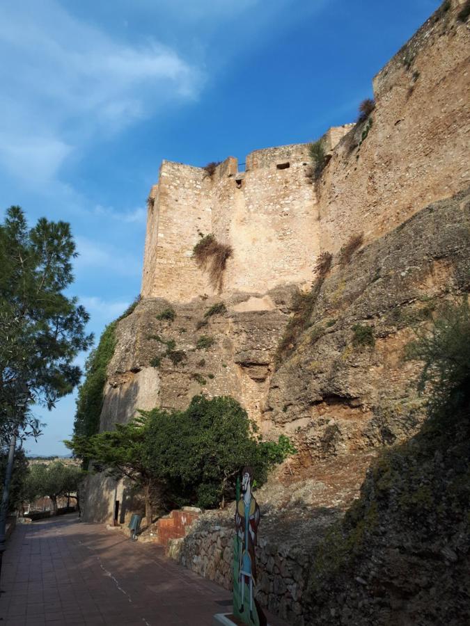 Casa De Bello Tortosa Bagian luar foto